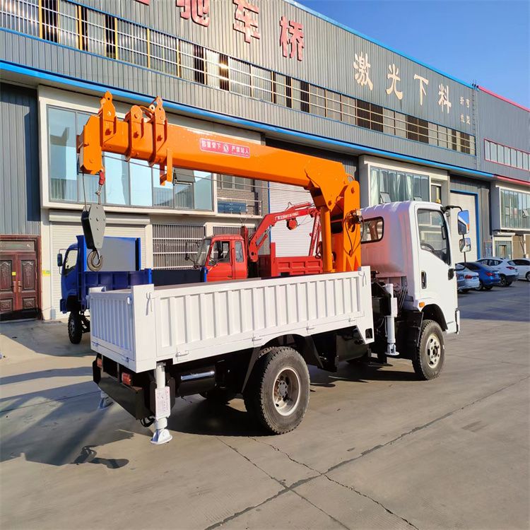 屏东县三轮随车吊定制 农用改装机自备吊中瑞长期出售