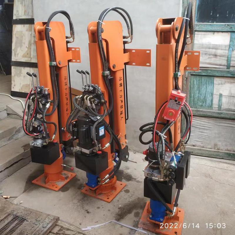 屏东县重汽蓝牌随车吊 3.2吨 国六动力强 液压驱动 农用自卸起重机